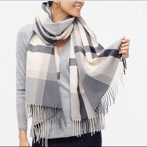 NWT J. Crew Classic Plaid Scarf in Ivory & Gray